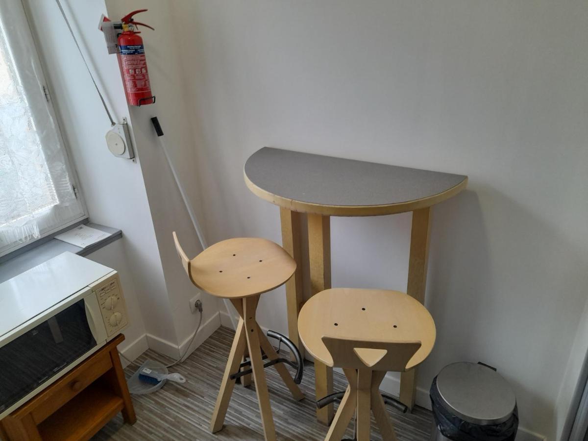 17, Face A La Gare Apartment Lannion Luaran gambar
