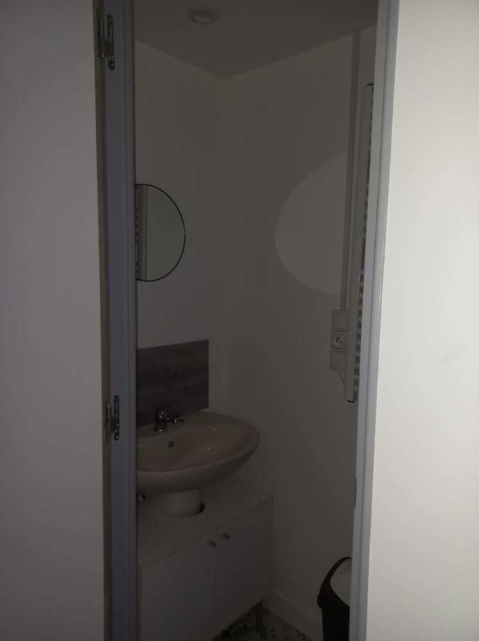 17, Face A La Gare Apartment Lannion Luaran gambar