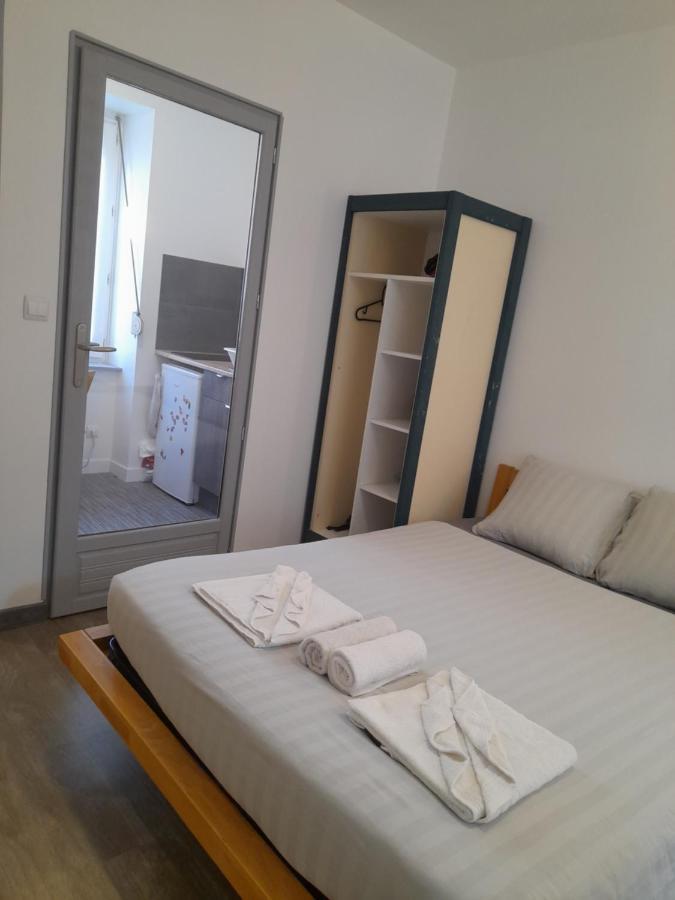 17, Face A La Gare Apartment Lannion Luaran gambar