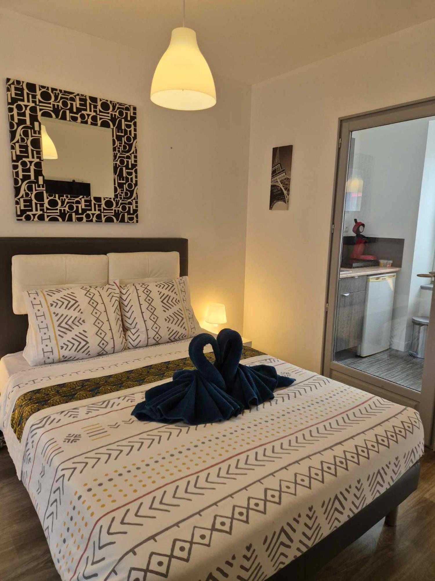 17, Face A La Gare Apartment Lannion Luaran gambar